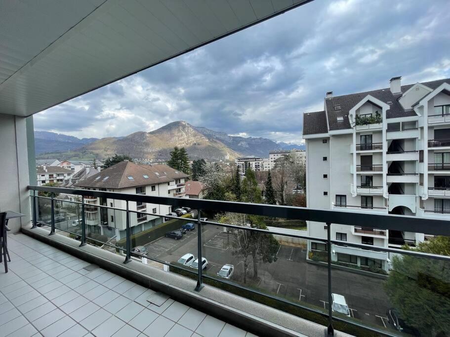 Апартаменти Le Mont-Veyrier, Parking Et Vue Аннесі Екстер'єр фото