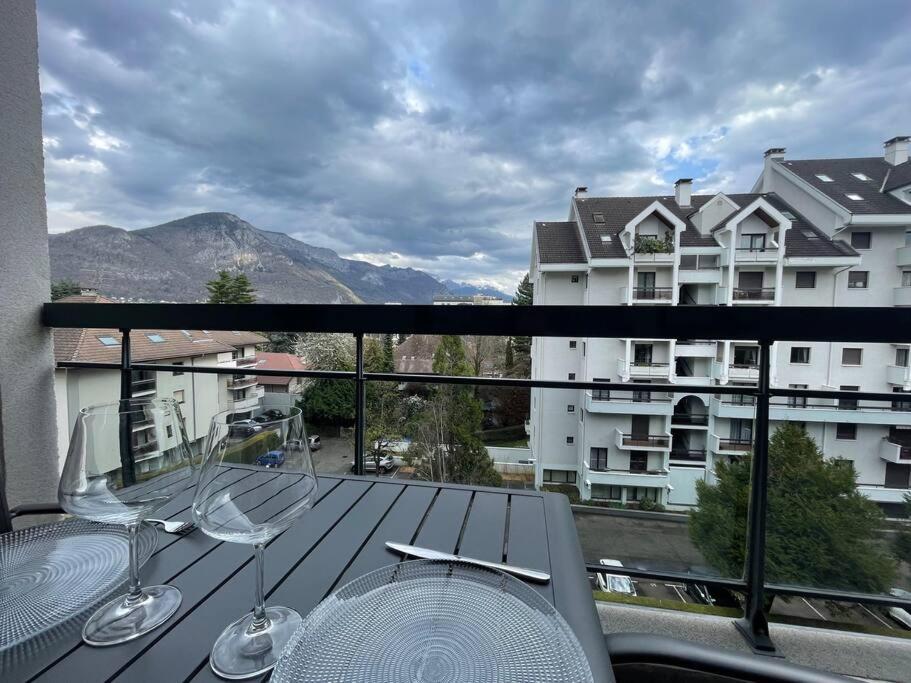 Апартаменти Le Mont-Veyrier, Parking Et Vue Аннесі Екстер'єр фото